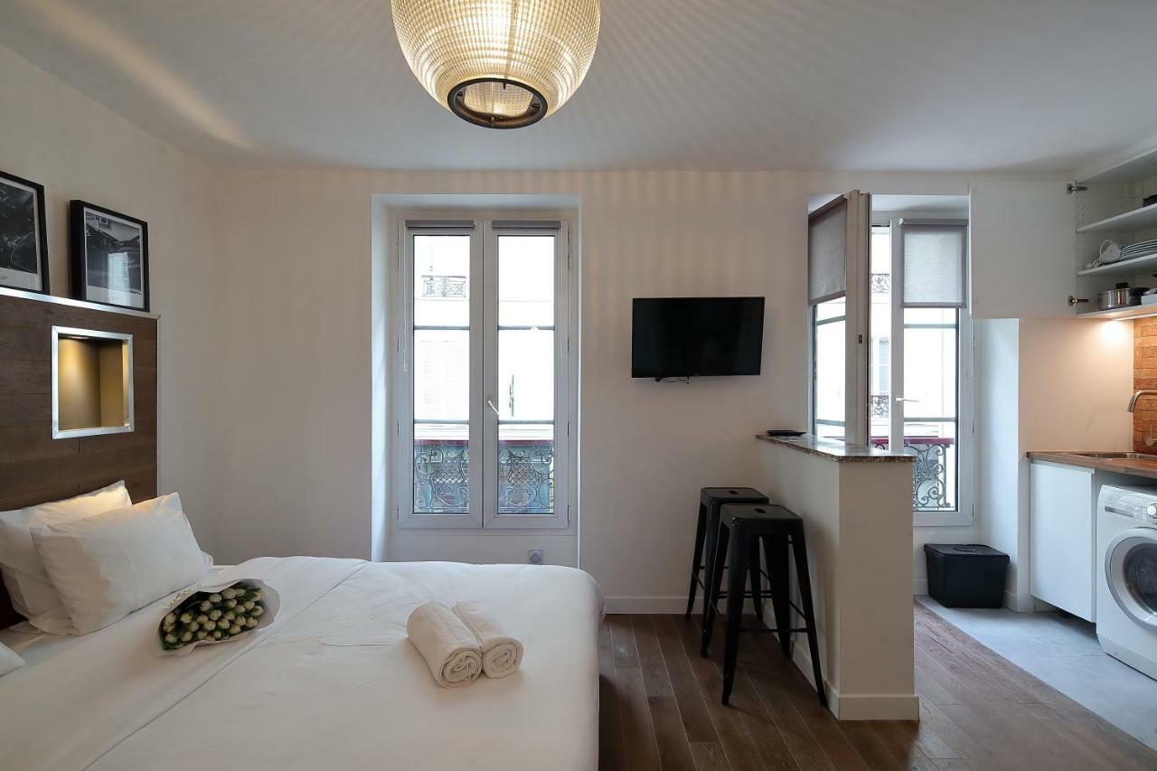 Appartement Studio de Charme proche Tour Eiffel et Rue Cler à Paris Extérieur photo