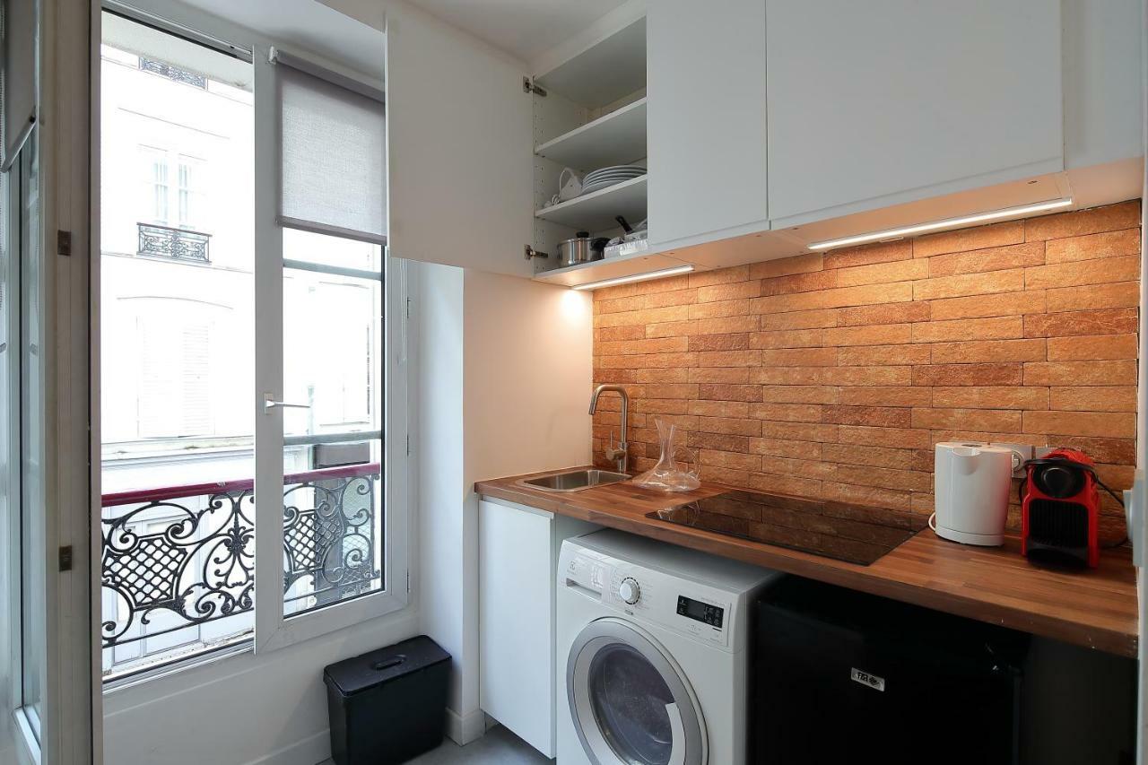 Appartement Studio de Charme proche Tour Eiffel et Rue Cler à Paris Extérieur photo